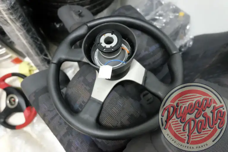 Momo Steering Wheel + Tom's Horn Button