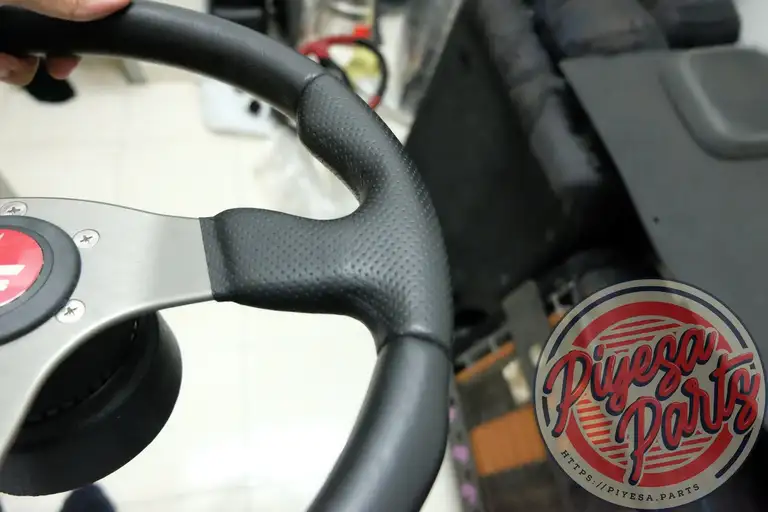 Momo Steering Wheel + Tom's Horn Button