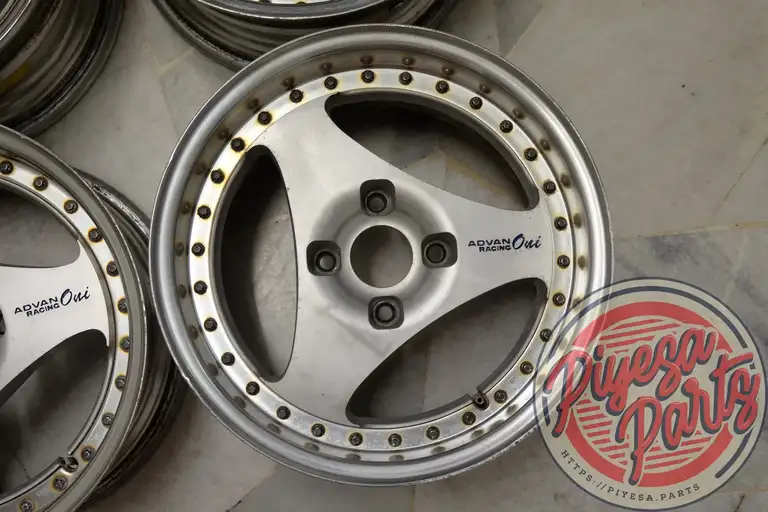 Yokohama Advan Racing Oni 16x8 +25 4x114.3