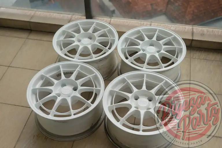 Enkei NT03 15x7 +35 4x100