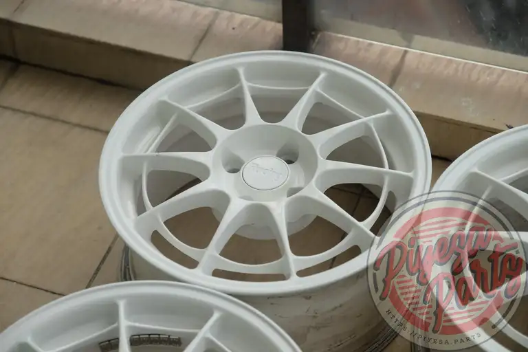 Enkei NT03 15x7 +35 4x100