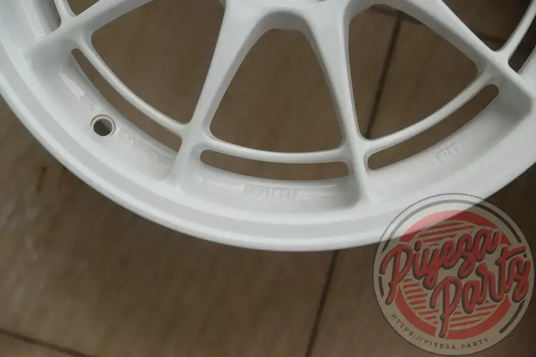 Enkei NT03 15x7 +35 4x100