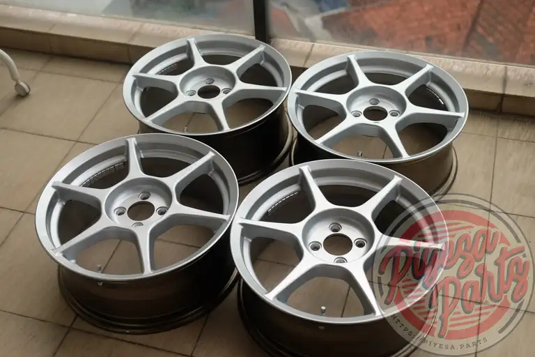 Buddy Club P1 Racing 17x7 +43 4x100
