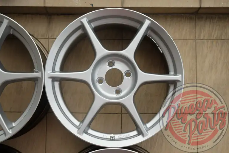 Buddy Club P1 Racing 17x7 +43 4x100