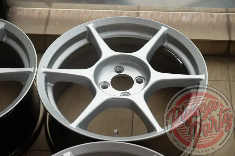 Buddy Club P1 Racing 17x7 +43 4x100
