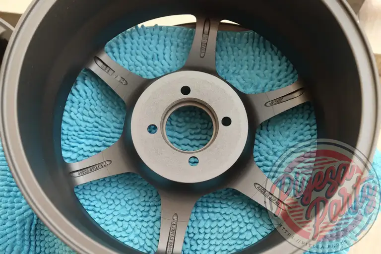 Buddy Club P1 Racing 16x7 +35 4x100