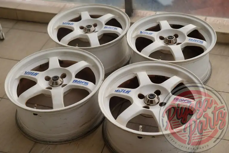 Rays TE37 16x7 +33 4x100