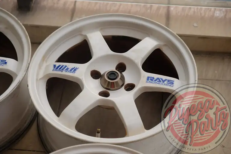 Rays TE37 16x7 +33 4x100