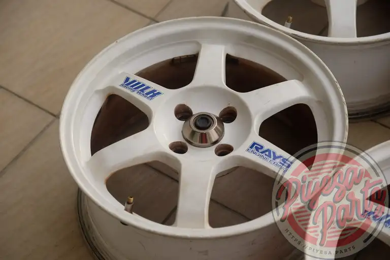 Rays TE37 16x7 +33 4x100