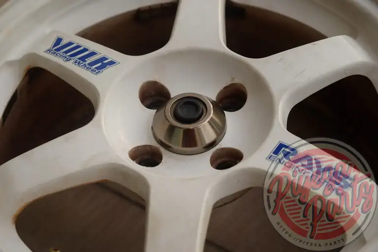Rays TE37 16x7 +33 4x100