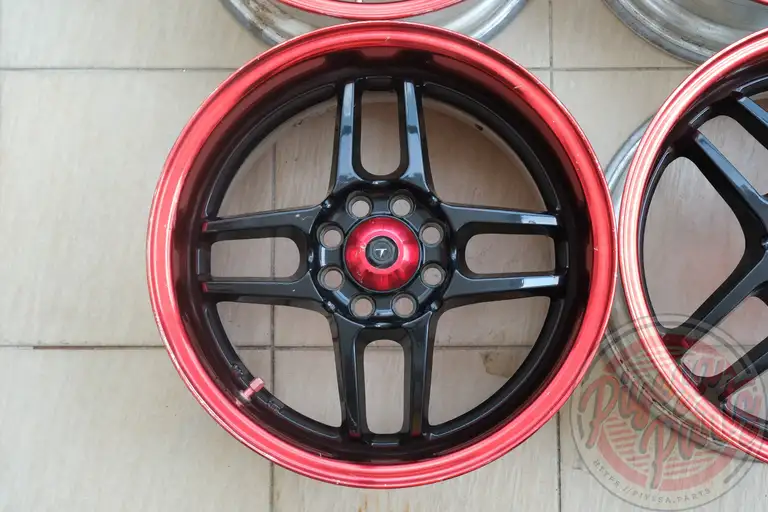 Tom's New Action 15x7 +35 4x100