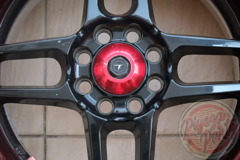 Tom's New Action 15x7 +35 4x100