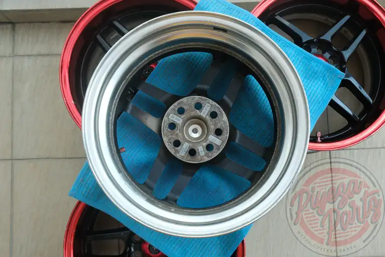 Tom's New Action 15x7 +35 4x100