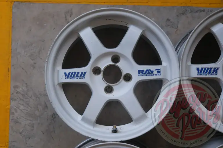 Rays TE37 15x7 +35 4x100
