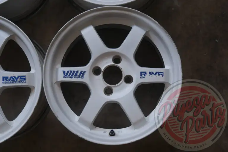 Rays TE37 15x7 +35 4x100