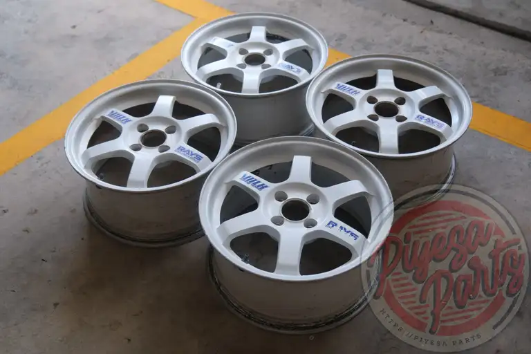 Rays TE37 15x7 +35 4x100