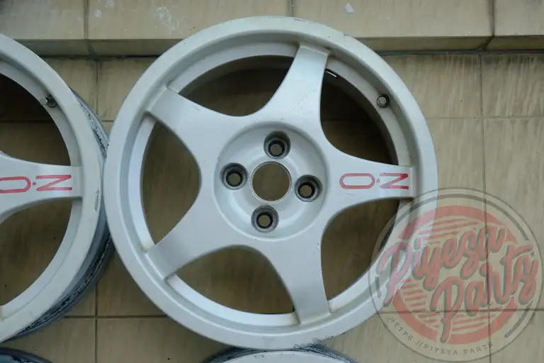 Oz Racing Chrono 16x7 +35 4x100