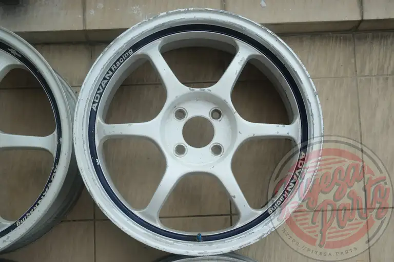 Yokohama Advan RG 17x7.5 +45 4x100