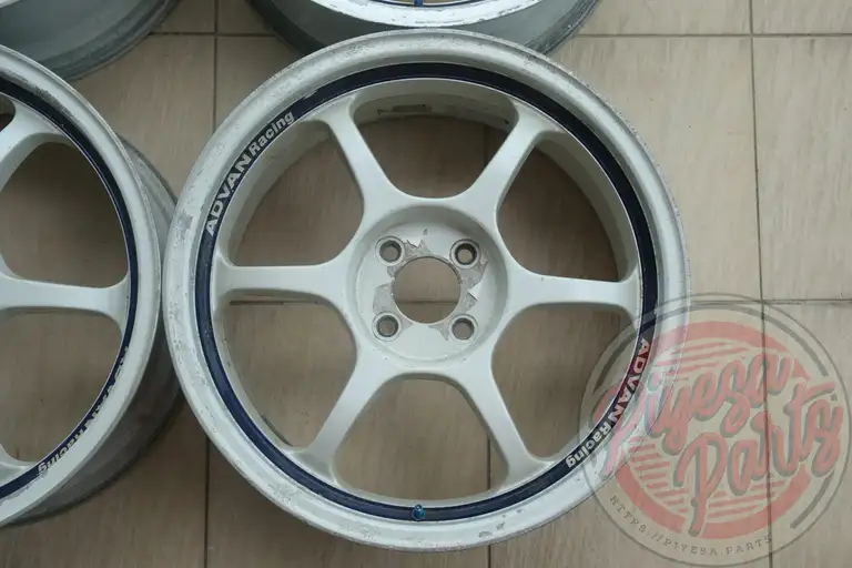 Yokohama Advan RG 17x7.5 +45 4x100