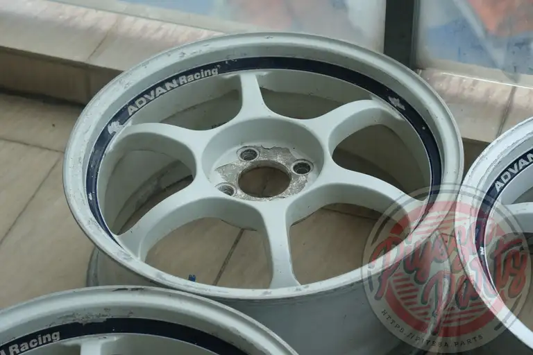 Yokohama Advan RG 17x7.5 +45 4x100