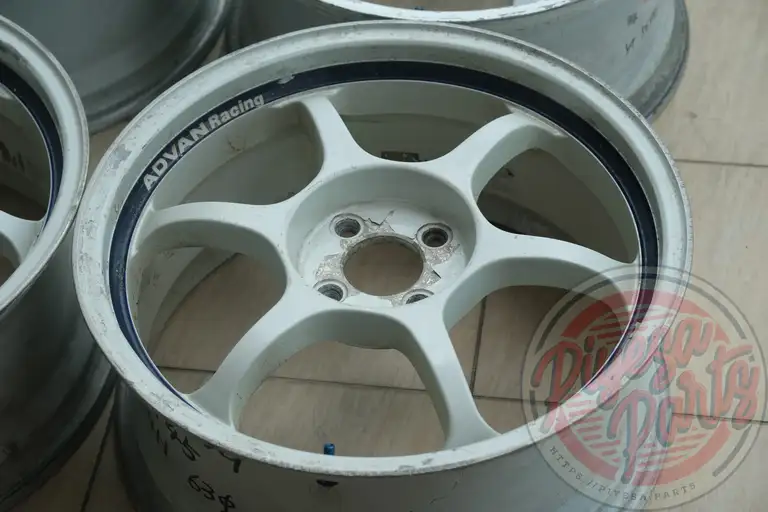 Yokohama Advan RG 17x7.5 +45 4x100