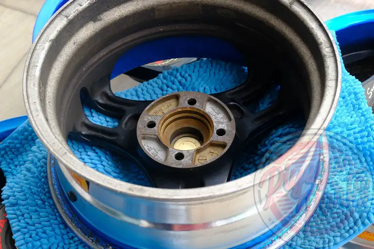 Yokohama Advan SA3R 15x6.5 +32 4x100