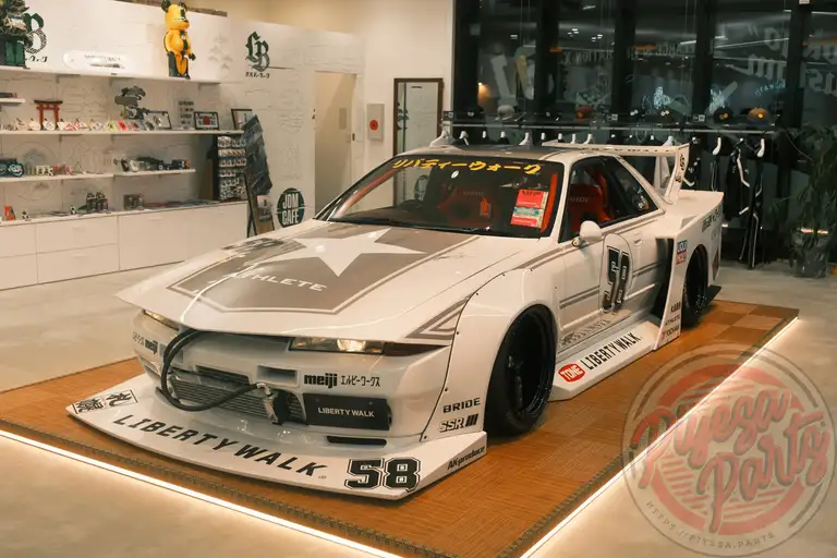 LB-KAIDO WORKS NISSAN R32 SKYLINE