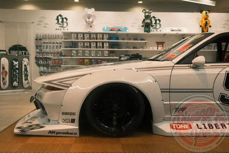 LB-KAIDO WORKS NISSAN R32 SKYLINE