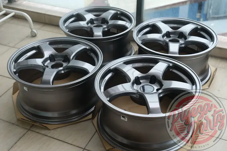 Brand New Enkei PF05 17x8 +35 5x114.3