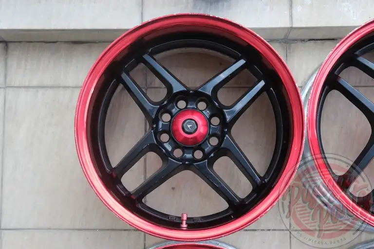 Tom's New Action 15x7 +35 4x100