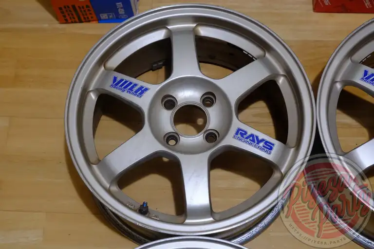 Rays TE37 16x7 +42 4x100