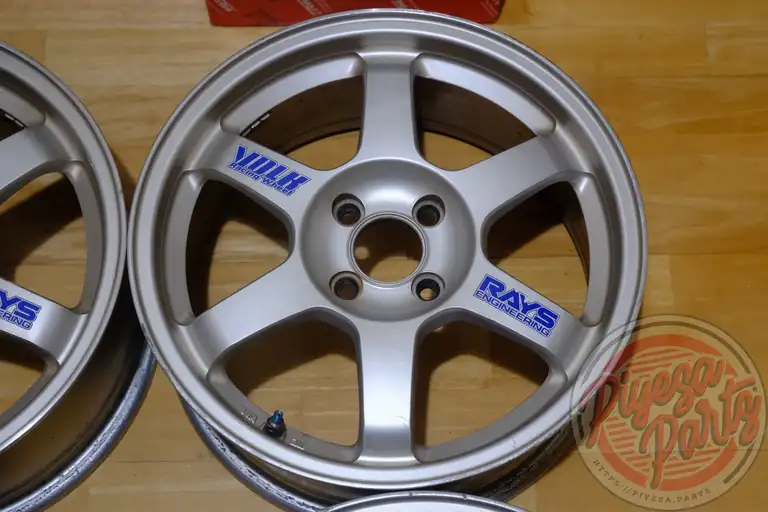 Rays TE37 16x7 +42 4x100