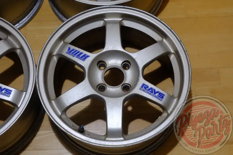 Rays TE37 16x7 +42 4x100