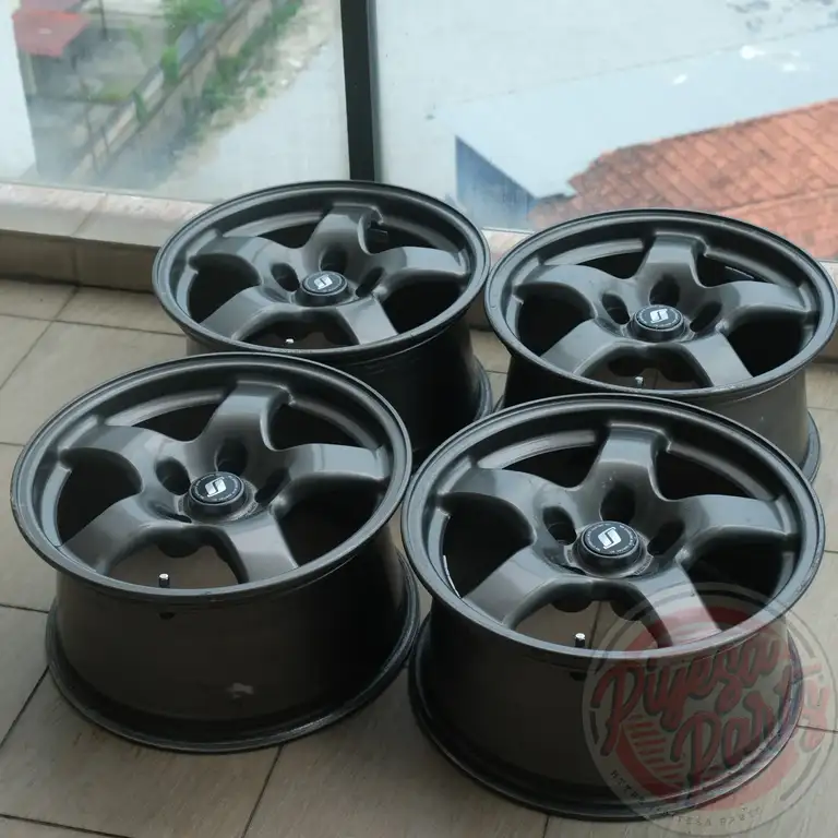 BNR32 GTR Stock Wheels 16x7 +30 5x114.3