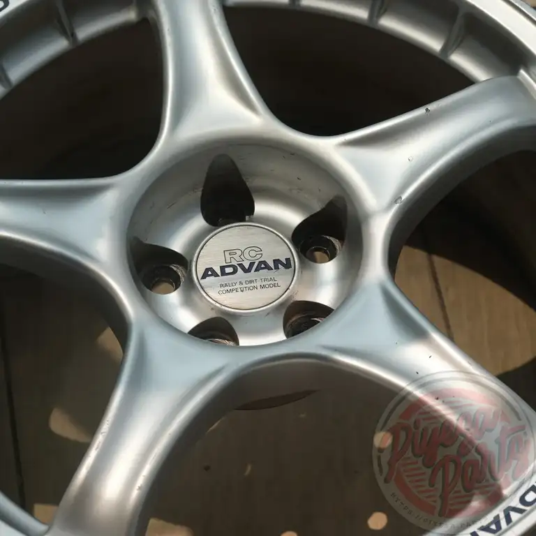 Yokohama Advan RC 17x8 +36 5x100