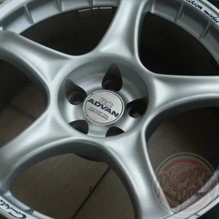 Yokohama Advan RC 17x8 +36 5x100