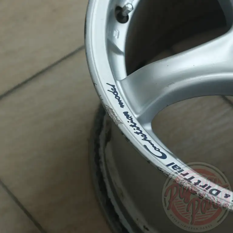 Yokohama Advan RC 17x8 +36 5x100