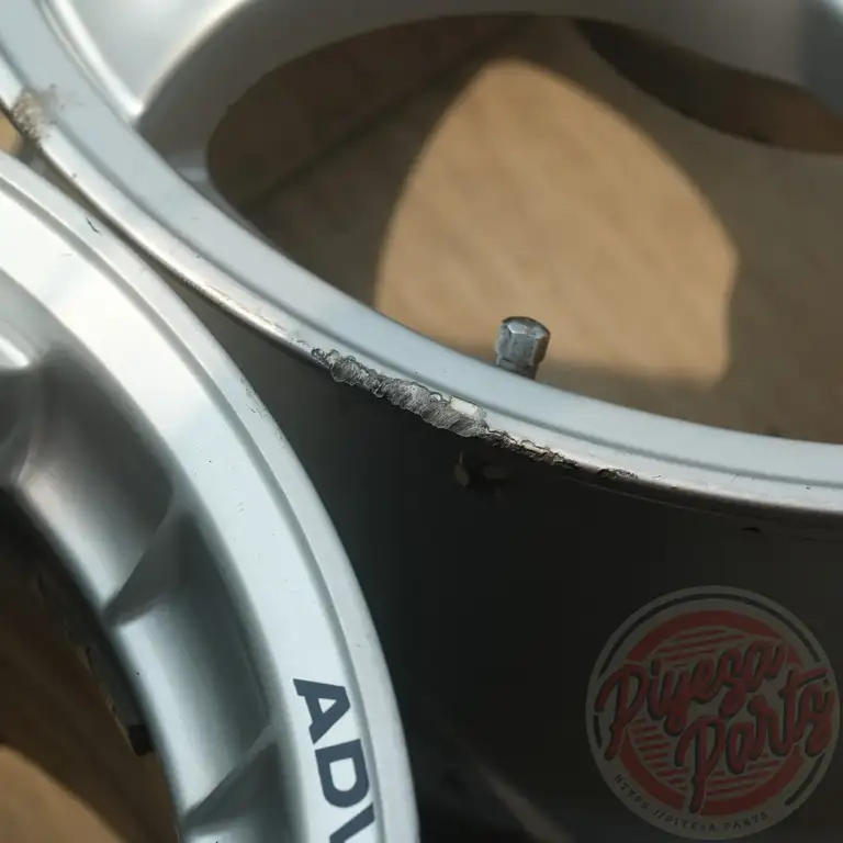 Yokohama Advan RC 17x8 +36 5x100