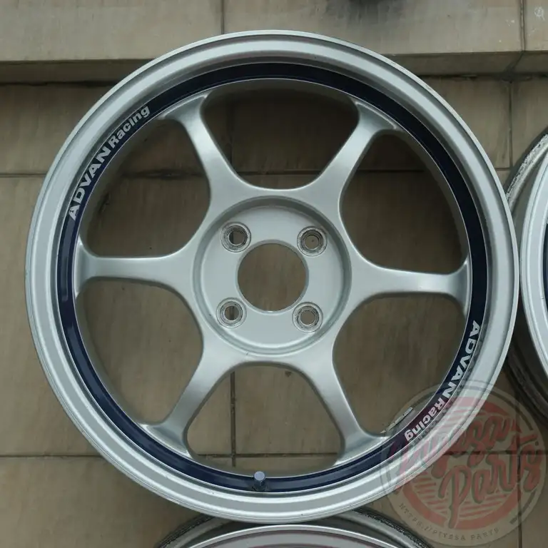 Yokohama Advan RG 16x7 +44 4x100