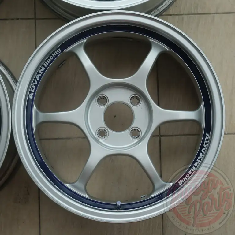 Yokohama Advan RG 16x7 +44 4x100
