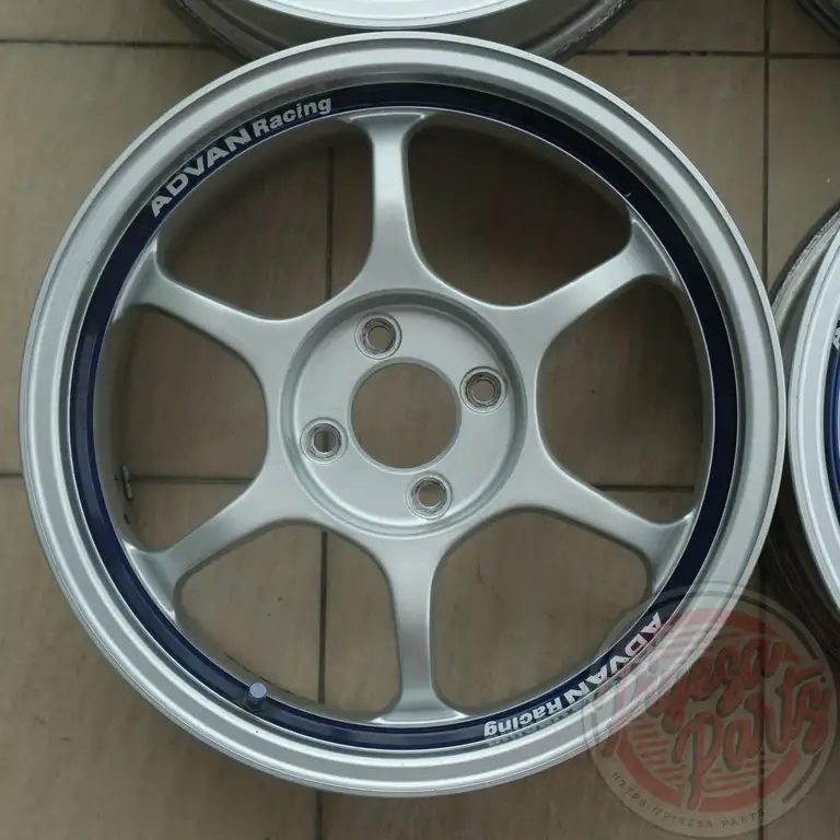 Yokohama Advan RG 16x7 +44 4x100