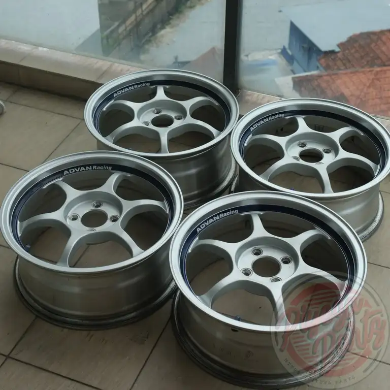Yokohama Advan RG 16x7 +44 4x100