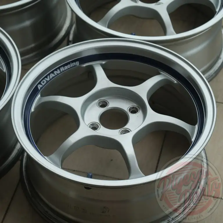 Yokohama Advan RG 16x7 +44 4x100