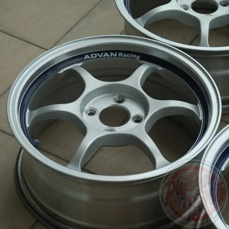 Yokohama Advan RG 16x7 +44 4x100
