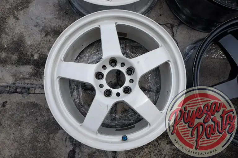 Real Racing R2 Staggered Offset 17x7.5 +30/+45 5x114.3
